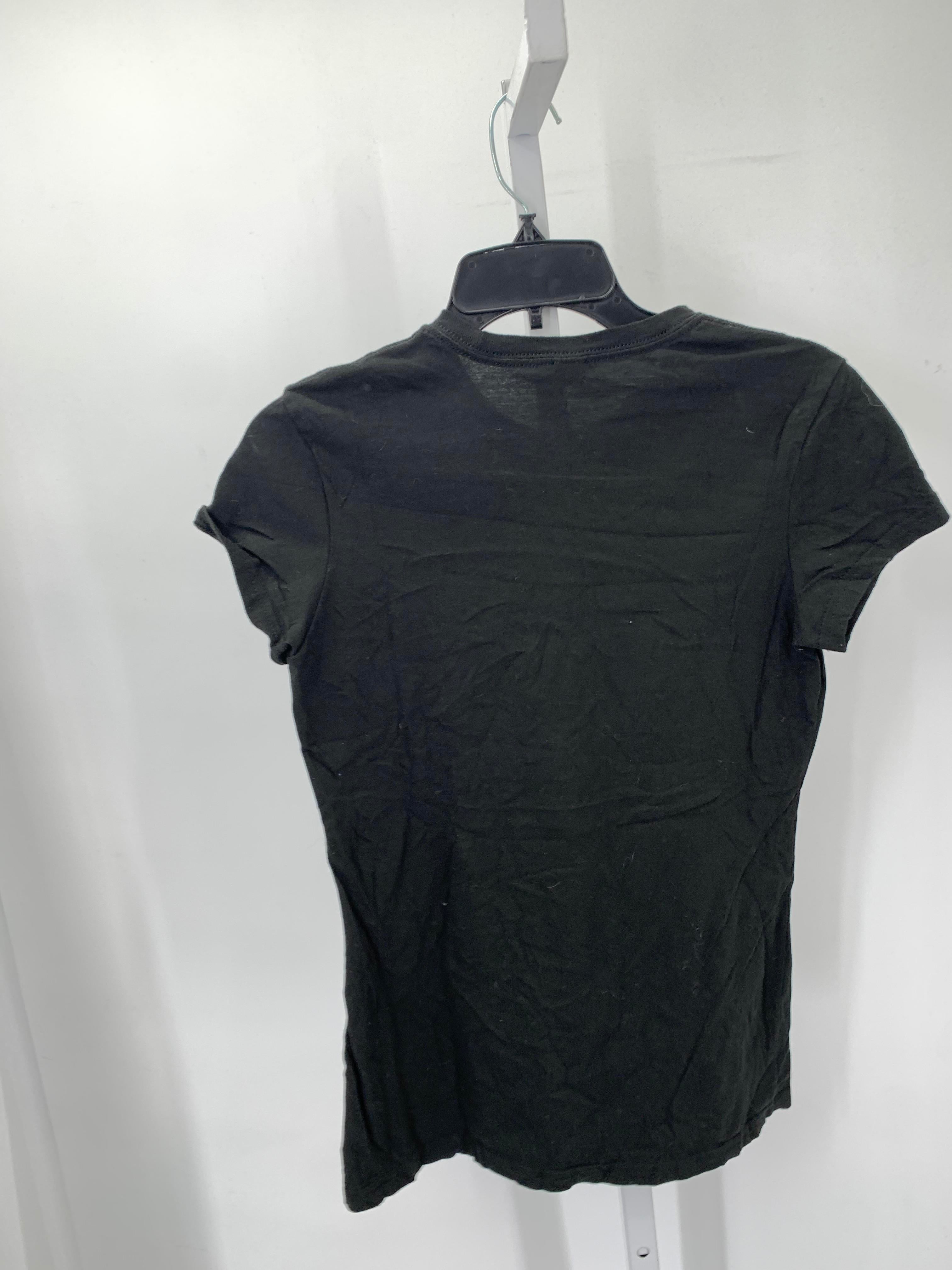 Size Large Juniors Short Sleeve Shirt