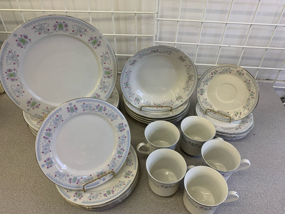 25 PC "SERENADE" LIGHT BLUE PINK FLOWERS PLATINUM TRIM DINNER SET.
