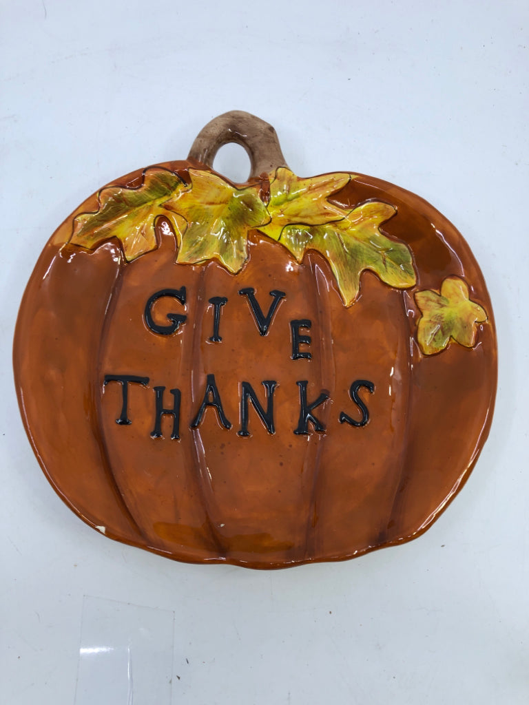 "GIVE THANKS" PUMPKIN SERVING DISH.