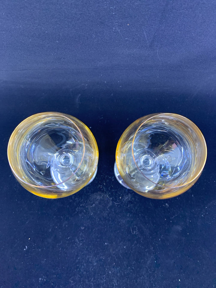 2 YELLOW GLASS WINE GLASSES.