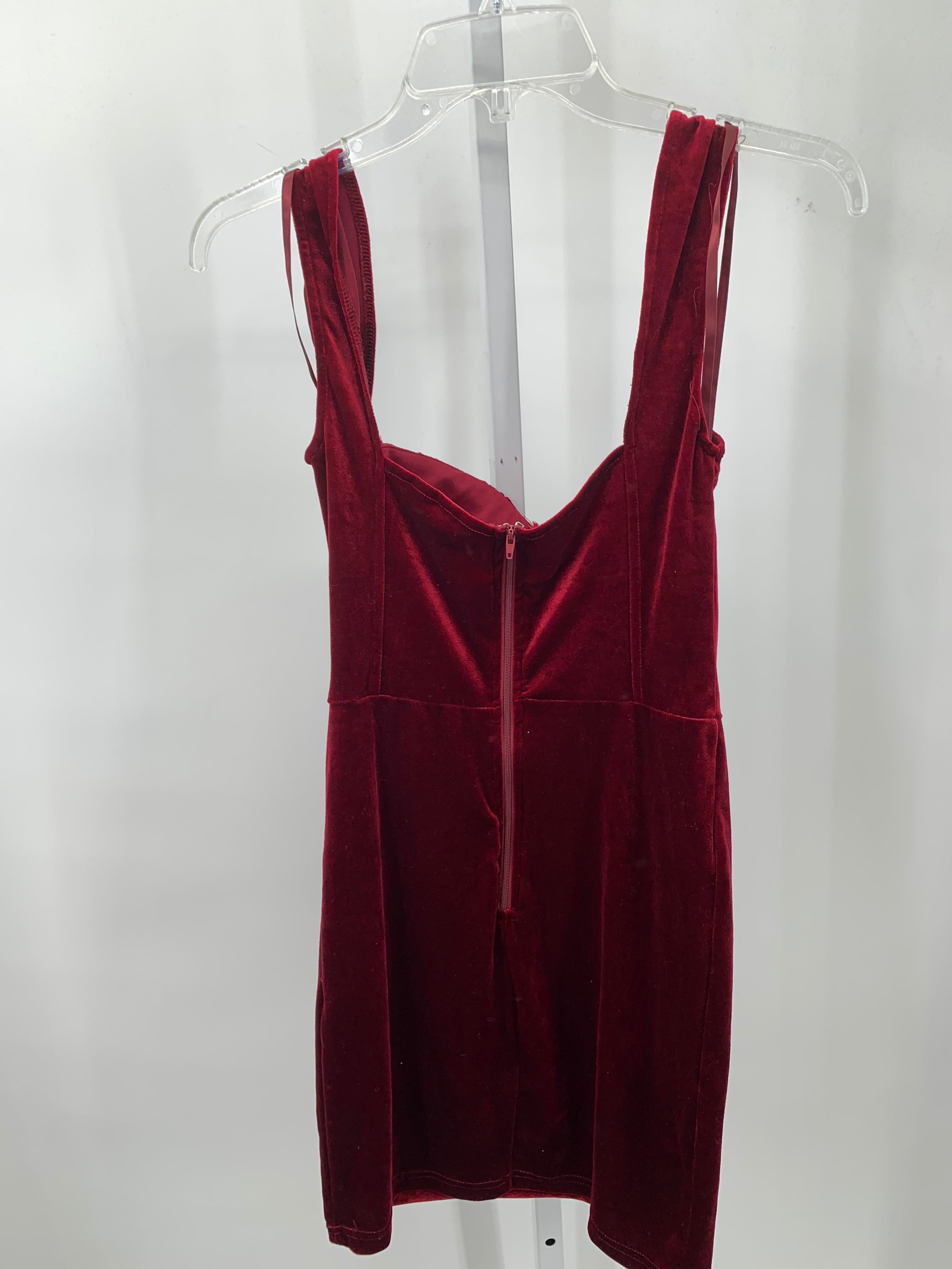Size Small Juniors Sleeveless Dress