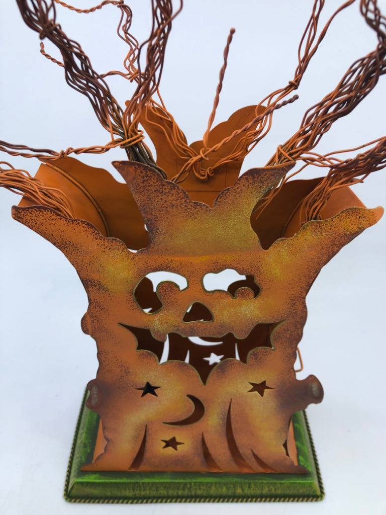 METAL PUMPKIN TREE DECOR W/BATTERY TEA LIGHT.