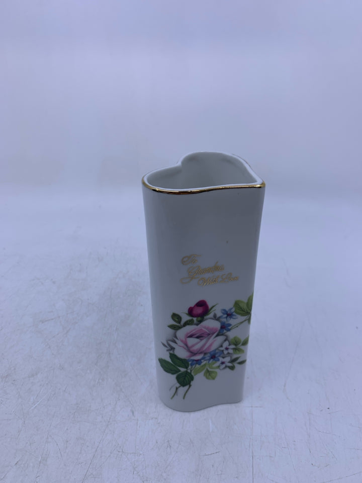 WHITE HEART SHAPED TO GRANDMA W/ LOVE VASE.