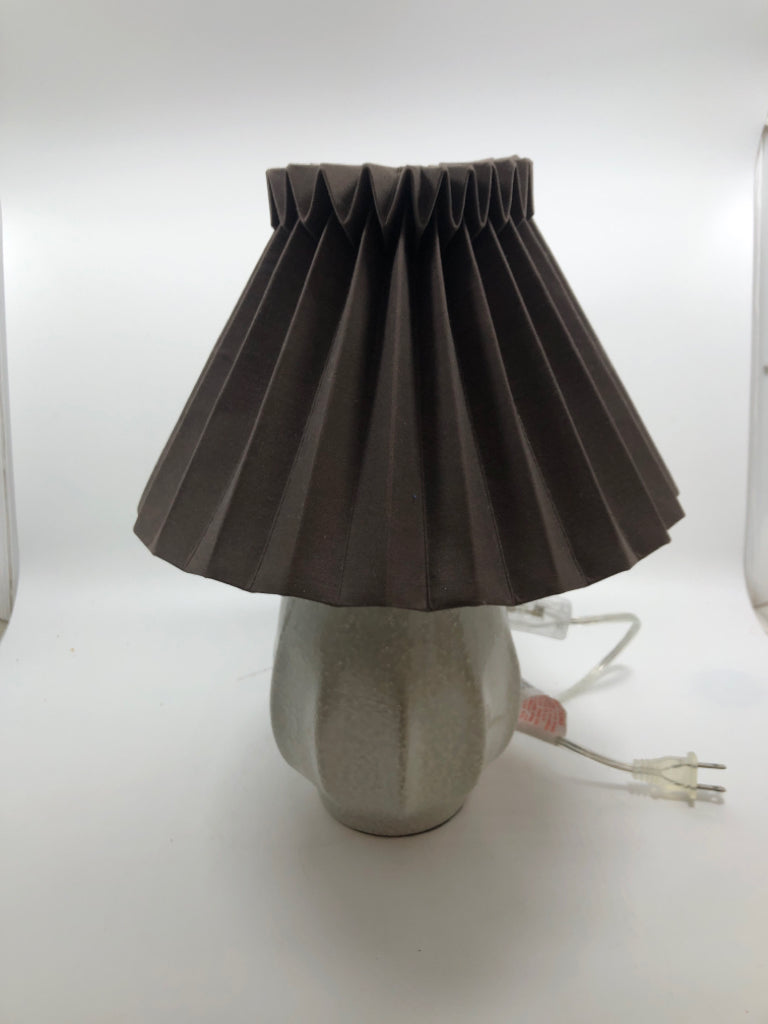 LIGHT GREY CERAMIC BASE W/ BROWN RUFFLED SHADE.