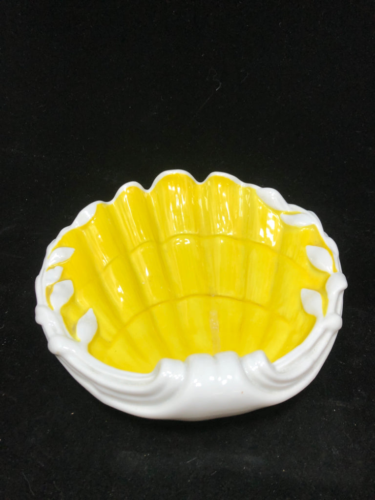 VTG VISTA ALEGRE YELLOW SEASHELL DISH.