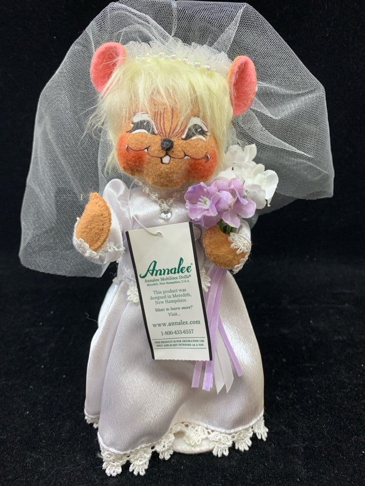 ANNALEE BRIDE & GROOM.