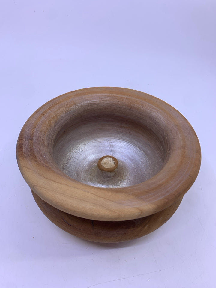 WOOD BOWL W/ METALLIC INSIDE.