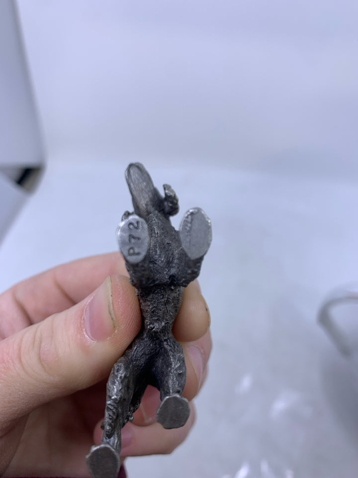 2 PEWTER DOGS IN BAG.