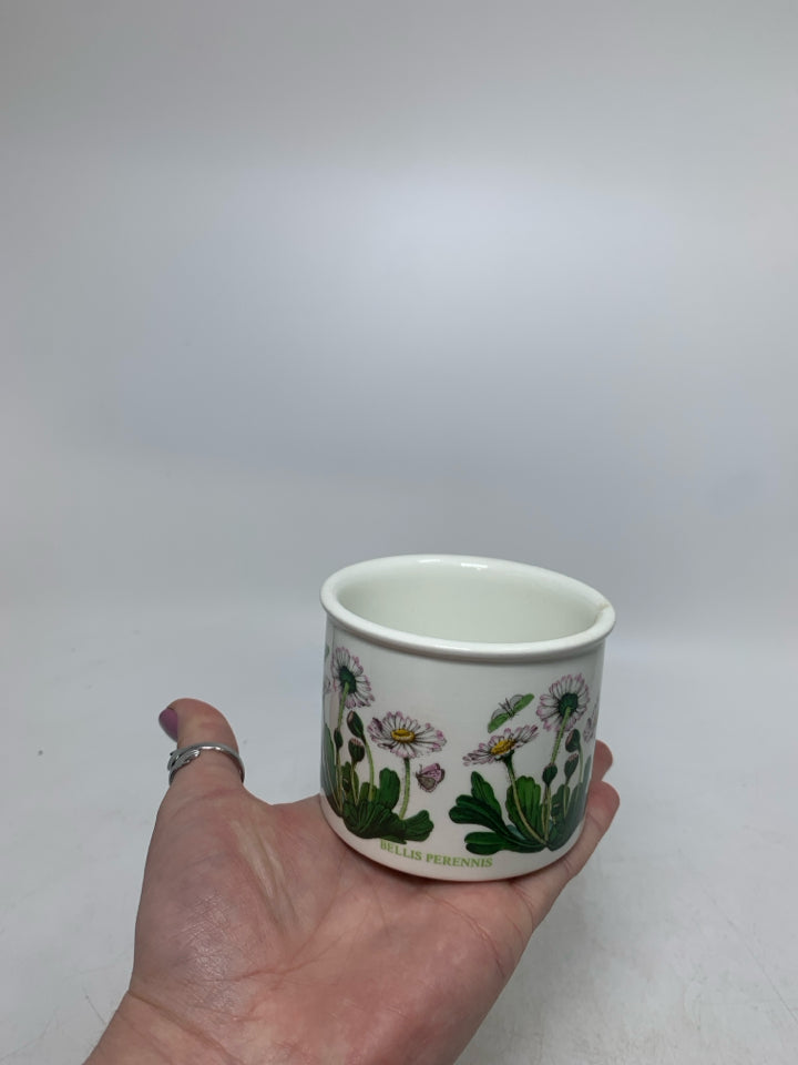 VTG SMALL DAISY BOWL.