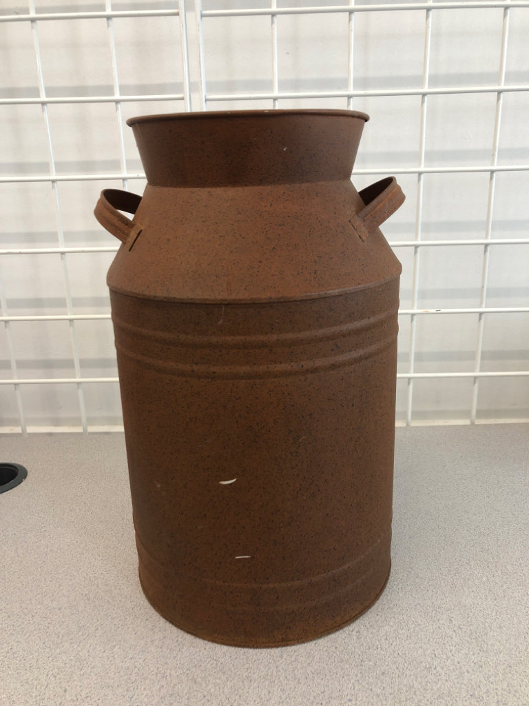 RUSTIC BRONZE-COLORED METAL MILK JUG.