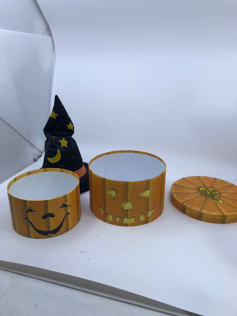 STACKING JACK O LANTERN BOXES W/WITCH HAT.