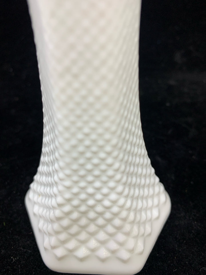 VTG SLIGHT RIB MILK GLASS BUD VASE.