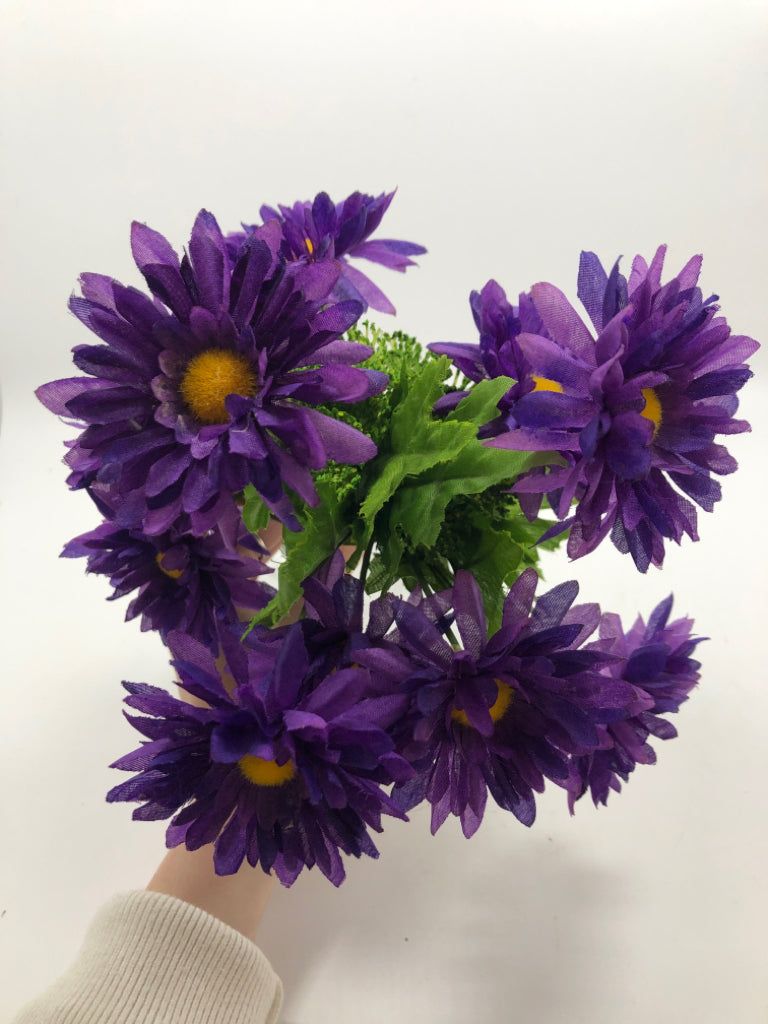 SM PURPLE BOUQUET.