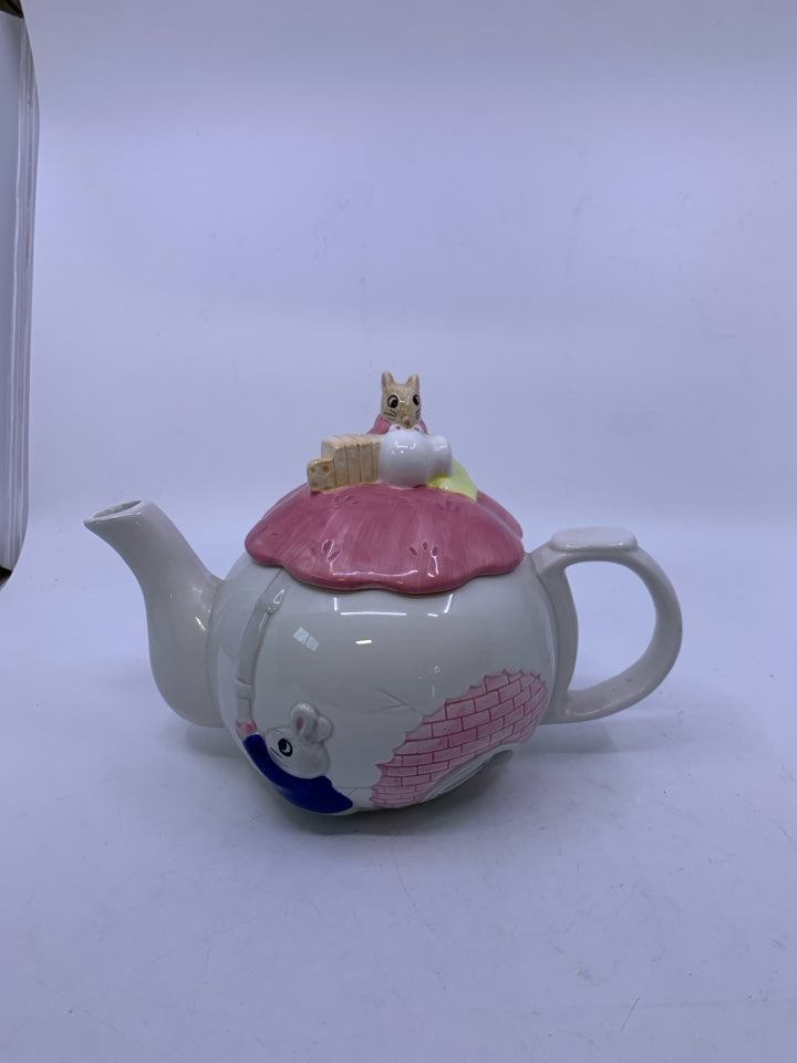 MICE IN HOUSE TEAPOT.