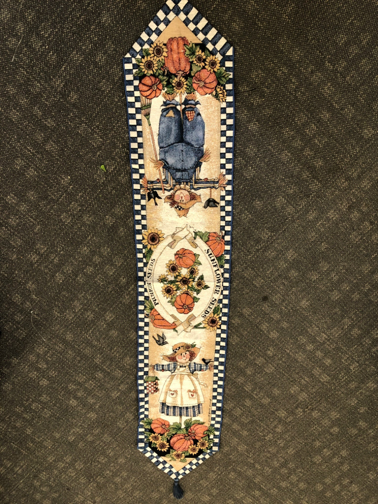 SCARECROW/PUMPKIN TABLE RUNNER W BLUE CHECKERED EDGES.