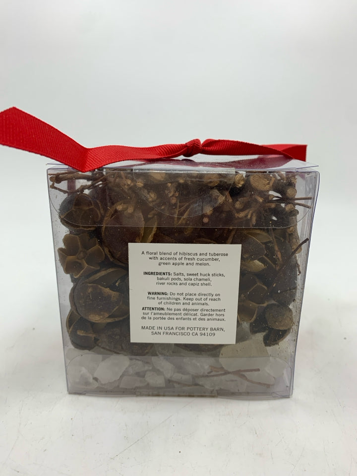 BOX OF HIBISCUS POTPOURRI FILLER.