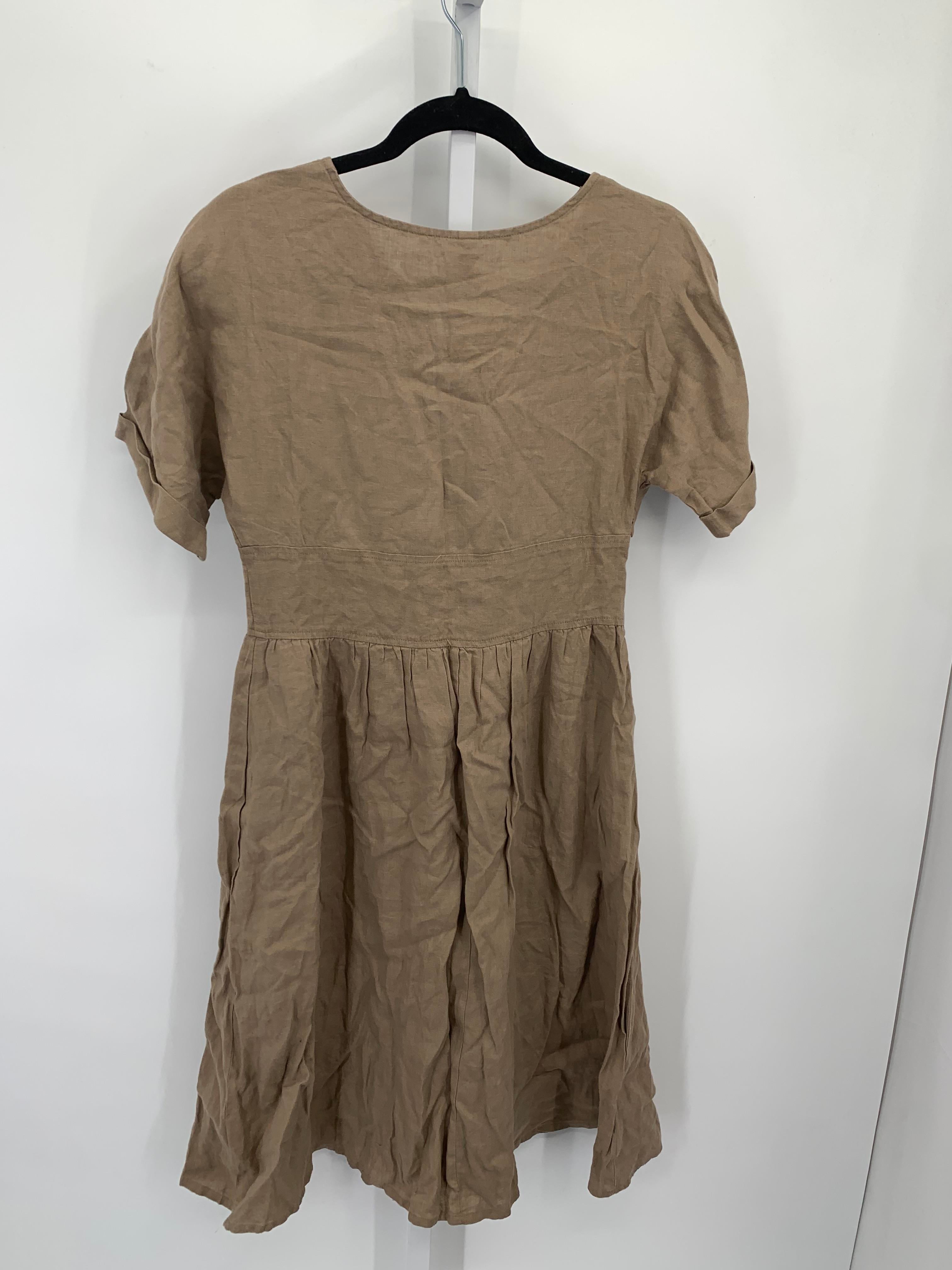 Size Small Misses Short Sleeve Dress