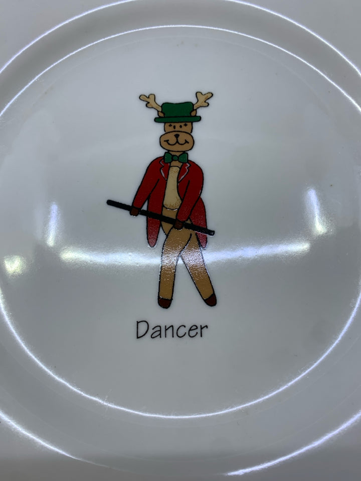 8 REINDEER LUNCH PLATES.