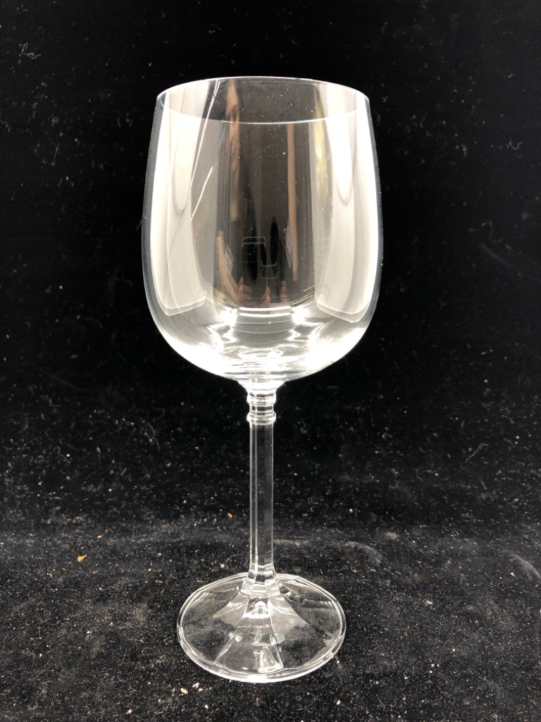 6 SHORT WIDE BODY WINE GLASSES.