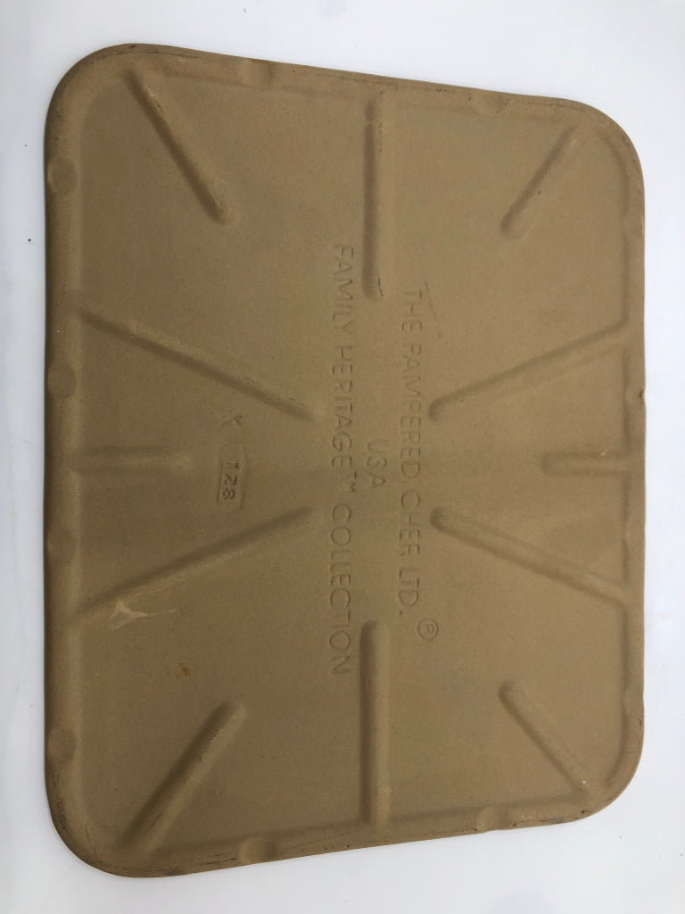 STONEWARE RECTANGULAR BAKING STONE.