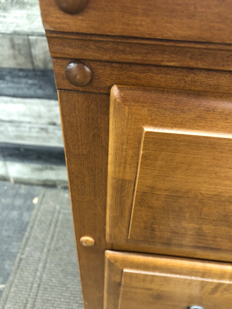 VTG WOOD SIDE TABLE W/3 DRAWERS ON WHEELS.