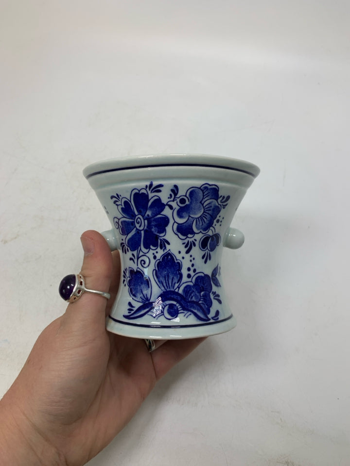 FLORAL SHORT VASE W/ FLARED TOP.