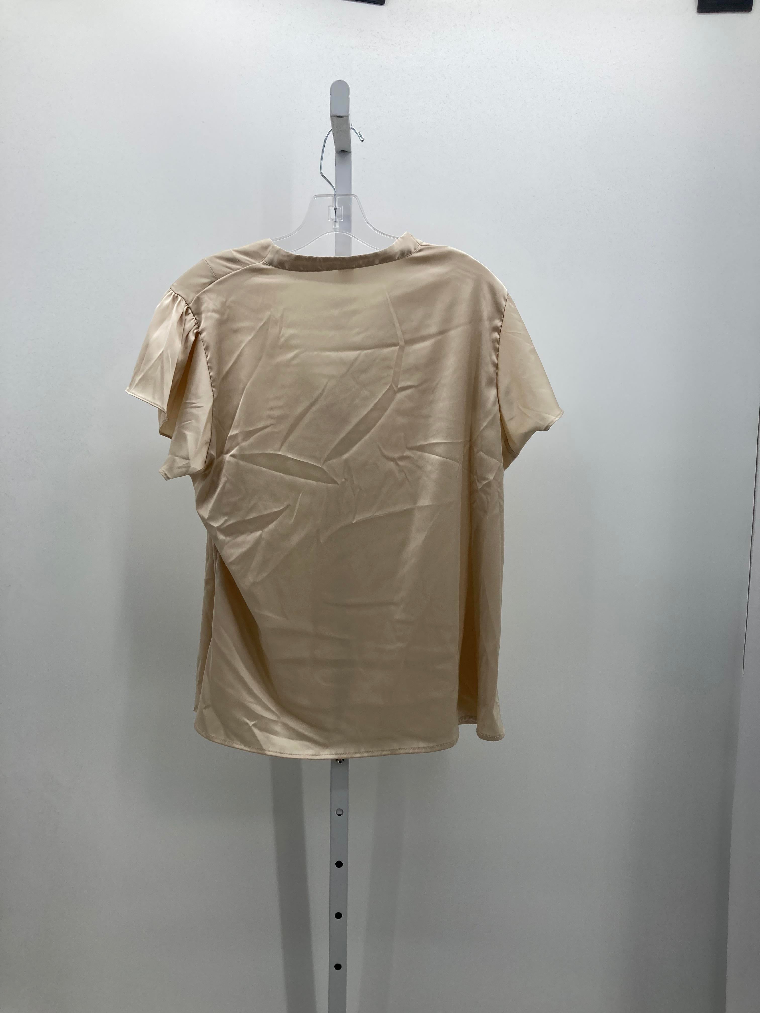 Size Extra Large Misses Short Sleeve Shirt