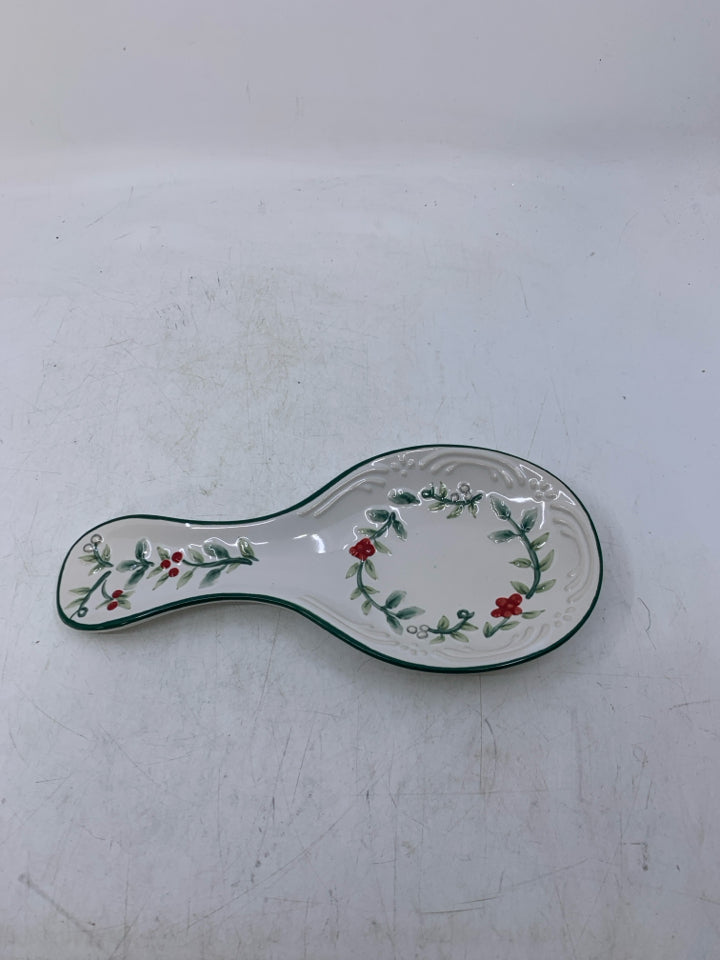 PFALTSGRAFF WINTERBERRY SPOON REST.