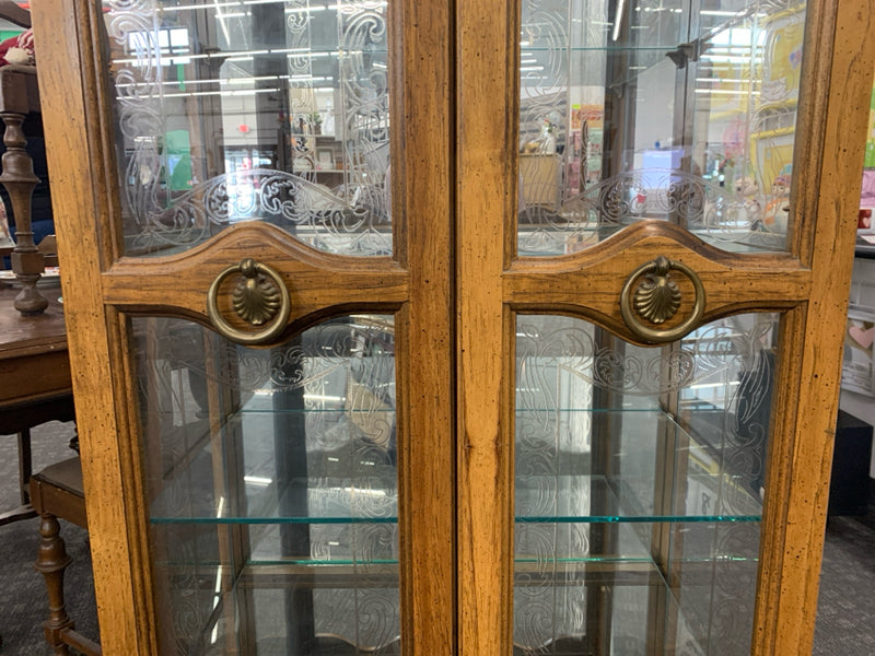 MAPLE AND DETAILED GLASS FRENCH DOOR CURIO CABINET W/ 6 SHELVES.