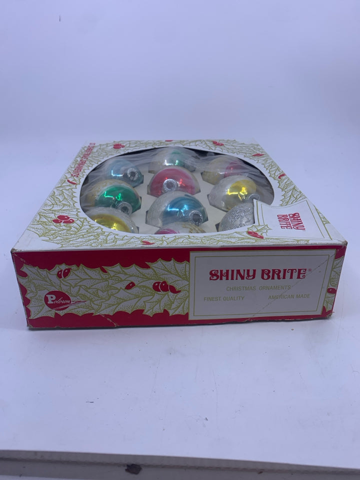 VTG SHINY BRITTE GLASS ORNAMENTS IN BOX.