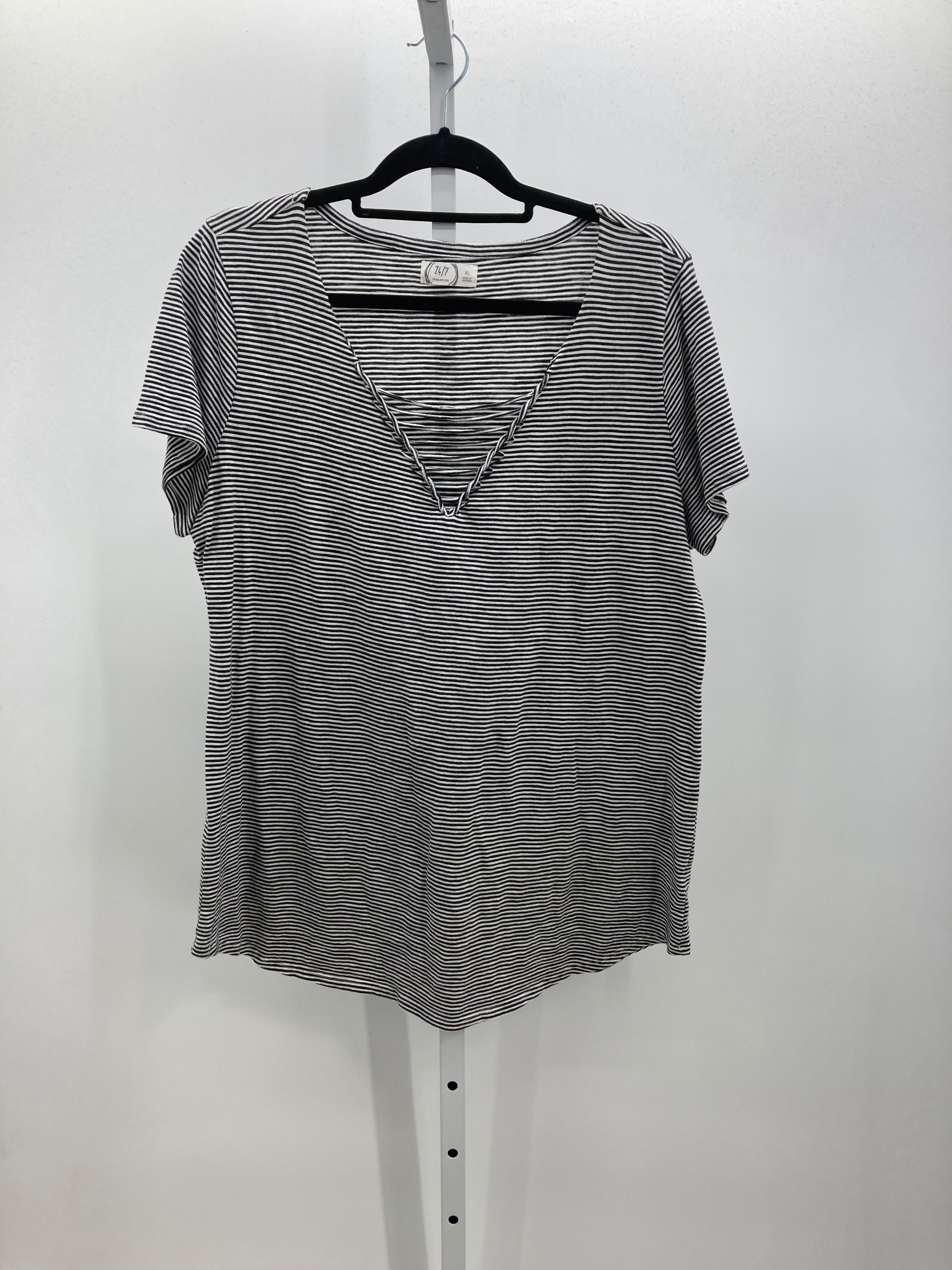Maurices Size Extra Large Misses Short Sleeve Shirt