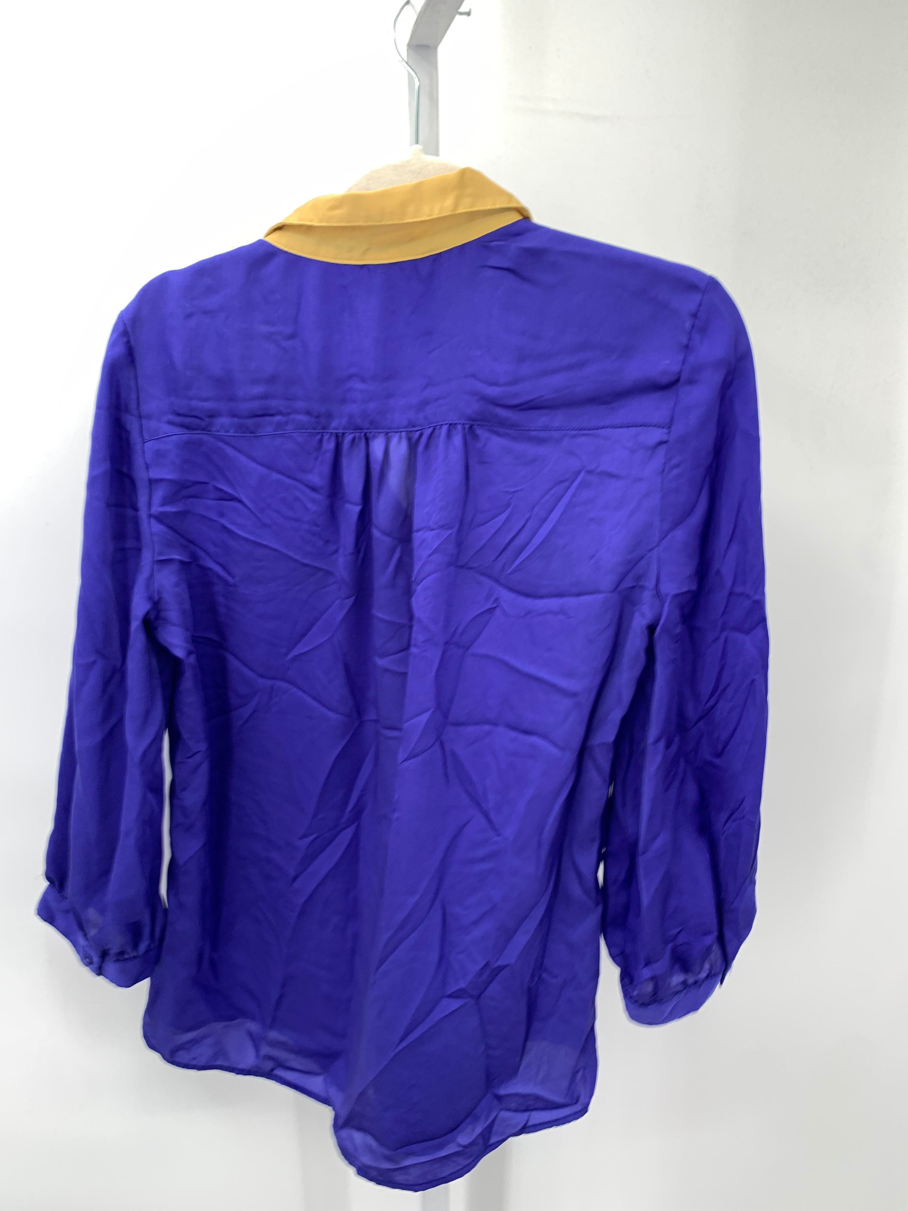 Size Large Misses 3/4 Sleeve Shirt