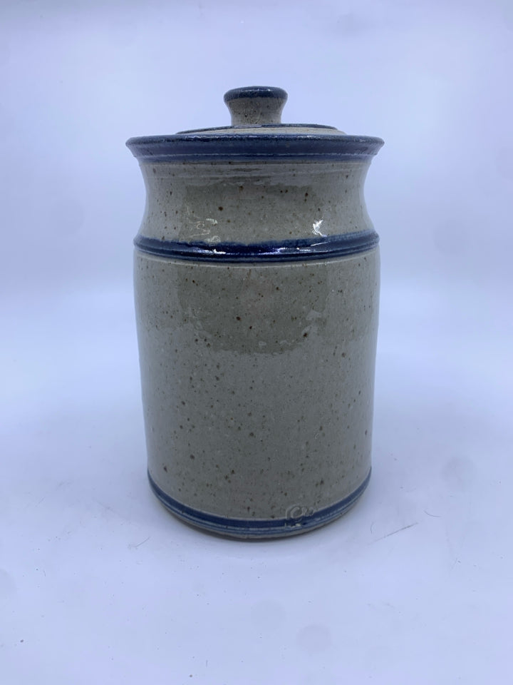 LUNENBURG EST 1728 POTTERY CROCK W/LID.