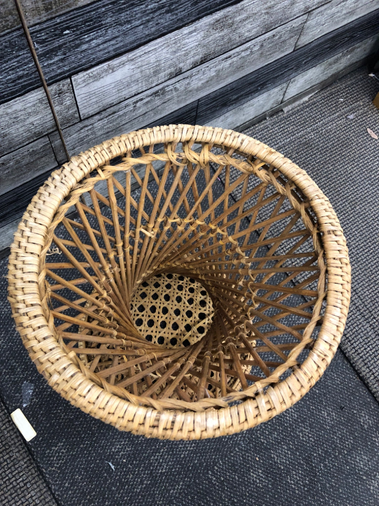 WICKER TWIST LIGHT WEIGHT PLANT STAND.