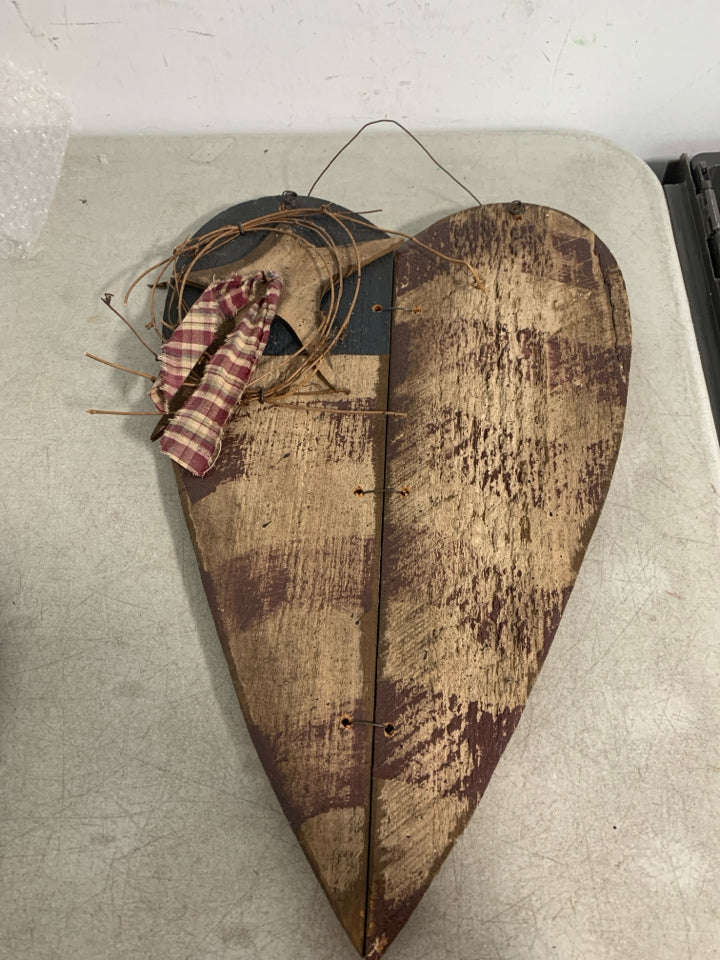 LARGE STARS/STRIPES WOOD HEART WALL HANGING.