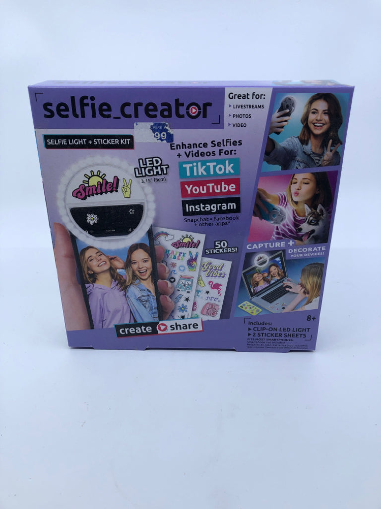 NIB SELFIE CREATOR LIGHT KIT