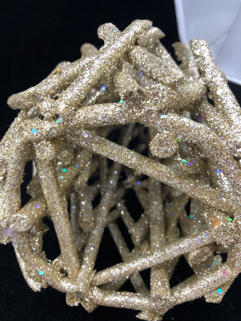 GOLD GLITTER TWIG TREE.