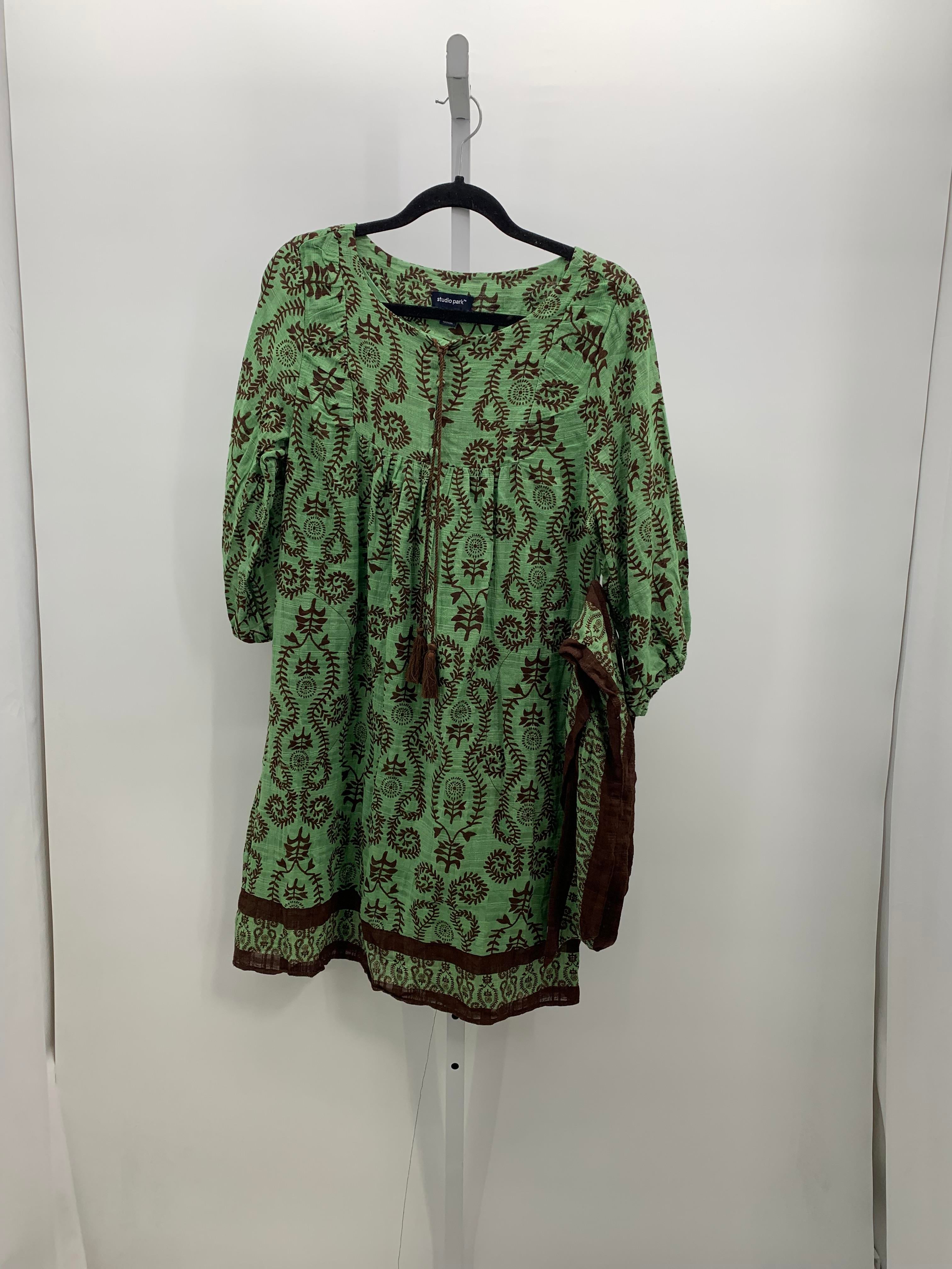 Size Medium Petite Petite Short Sleeve Dress