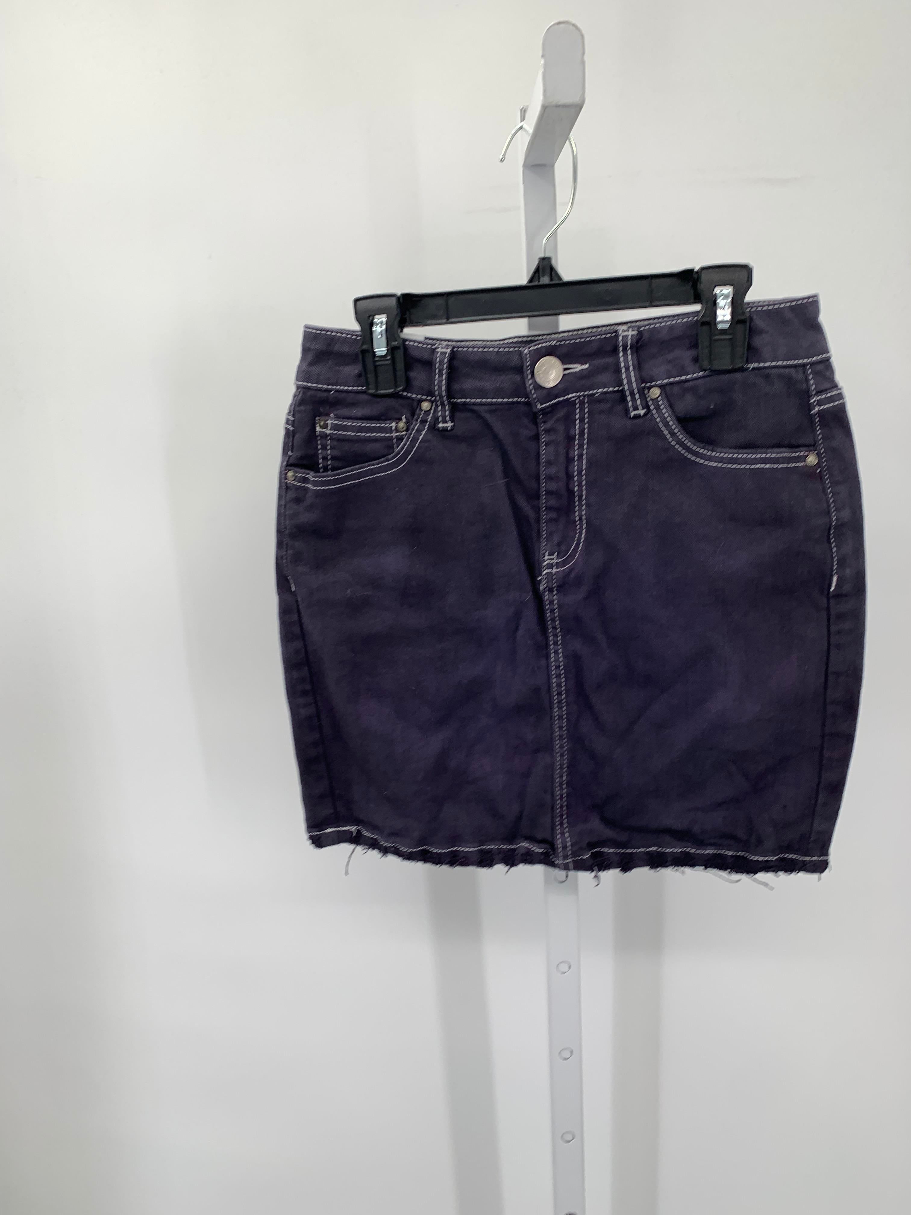 Almost Famous Size 5 Juniors Skirt