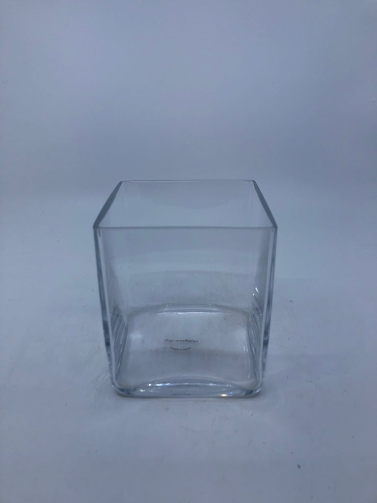 CLEAR GLASS SQUARE VASE.