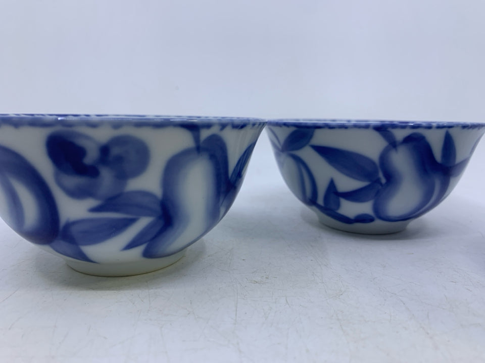 4 BLUE/WHITE FRUIT SNACK BOWLS.