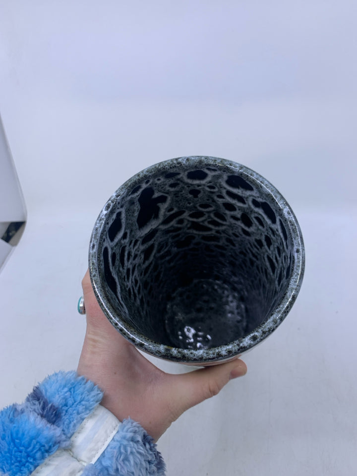 GREY BASE W/ DARK BLACK CIRCLES CYLINDER VASE.