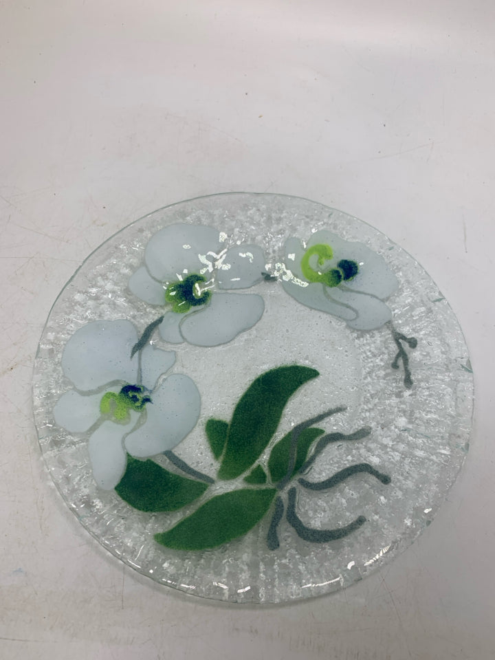 WHITE FLOWERS FLOWER FUSED GLASS PLATE *SIGNED.