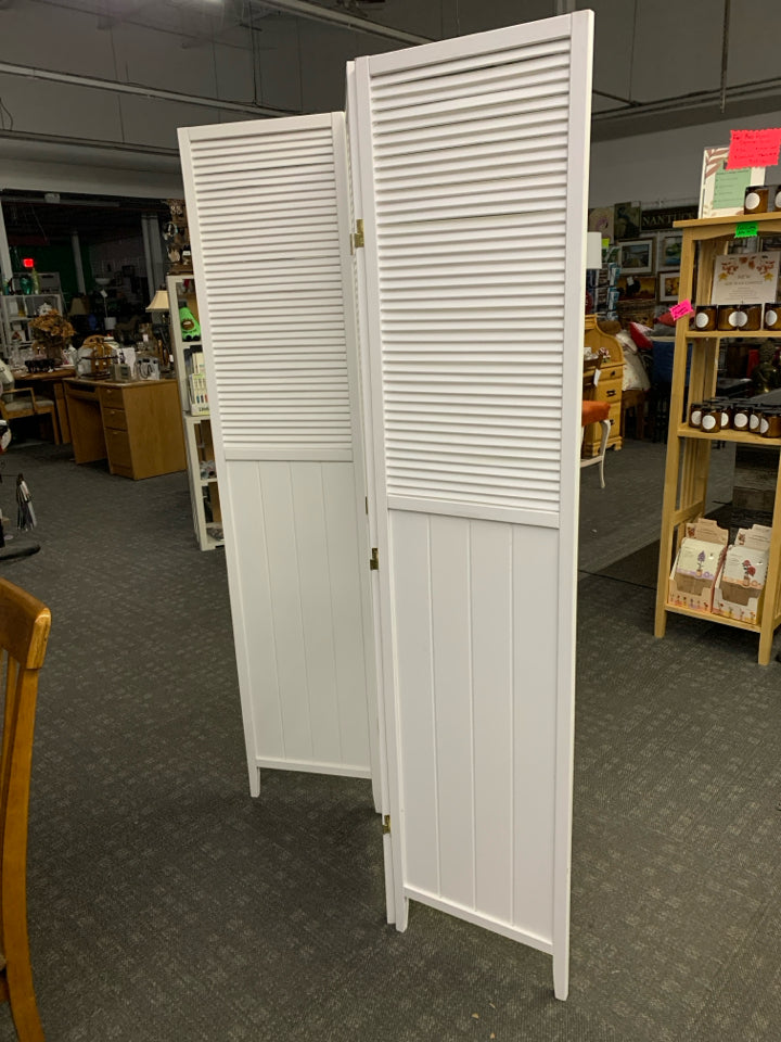 WHITE SHUTTER ROOM DIVIDER.