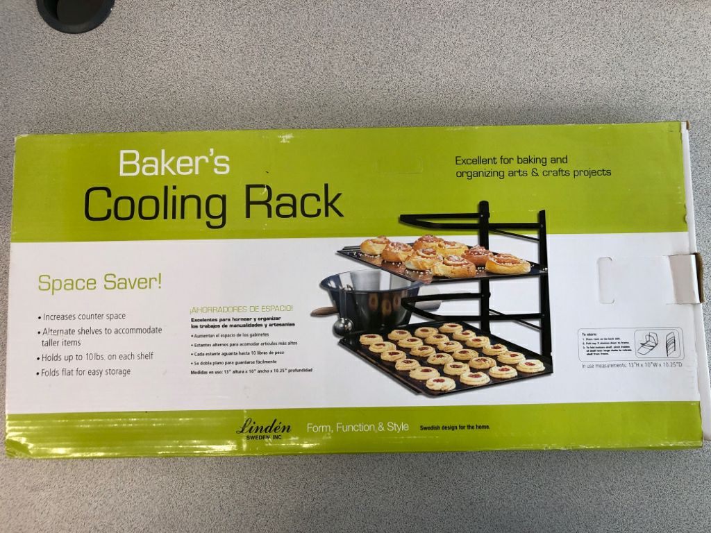BAKERS COOLING RACK IN BOX.