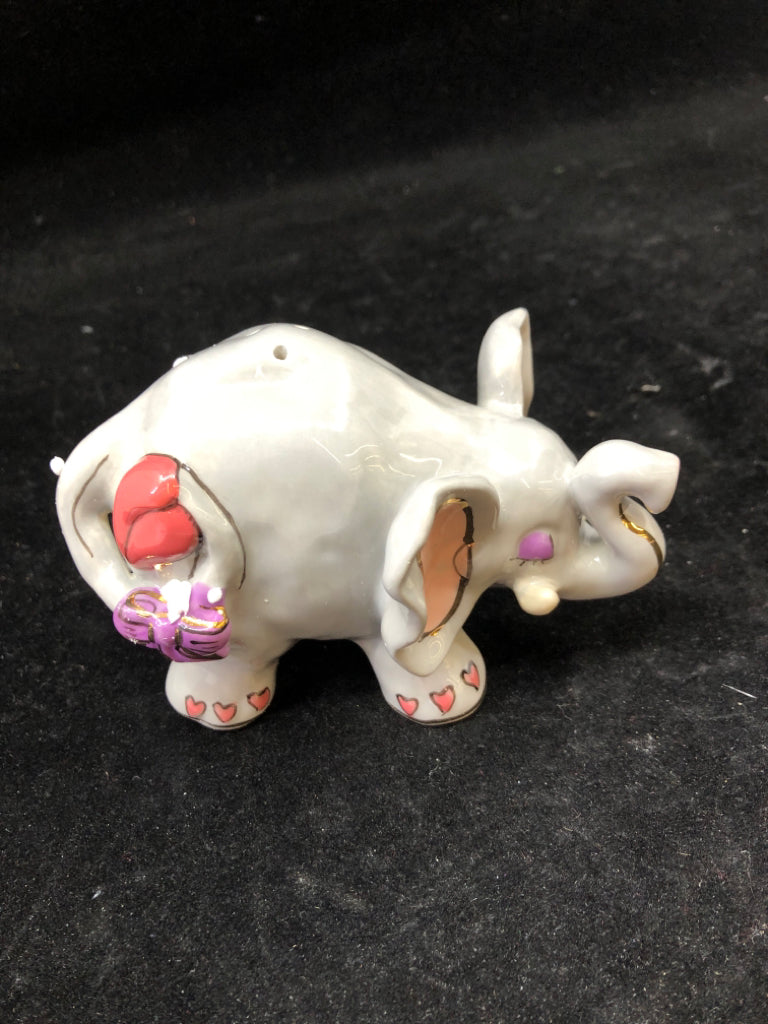 ELEPHANT SALT & PEPPER SHAKERS IN BOX HEATHER GOLDMINE.