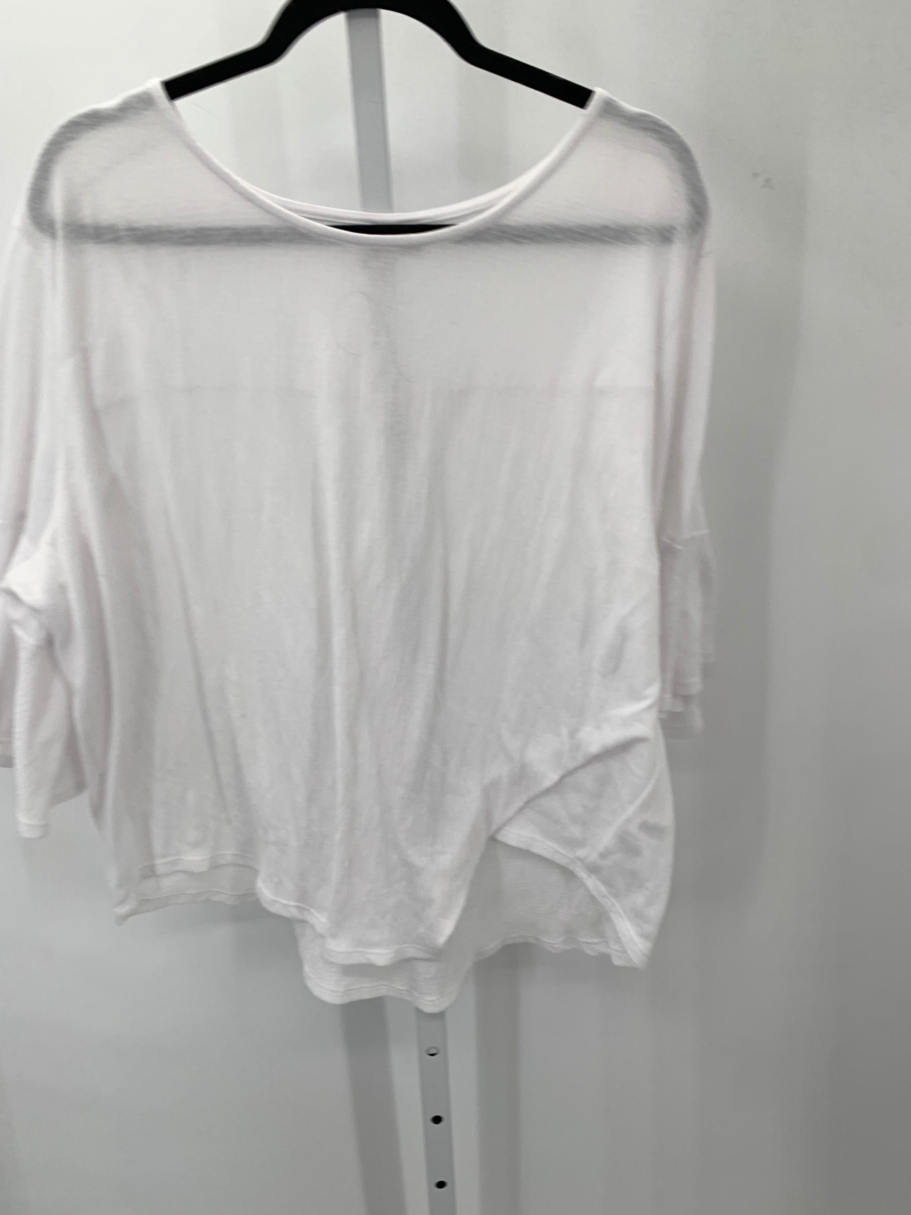 Size Extra Large Misses Short Sleeve Shirt