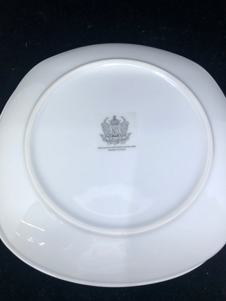 4 PC WHITE ROUNDED SQUARE PLATE SET.