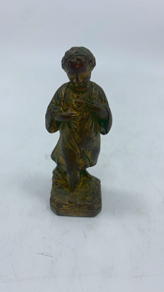 SM GOLDEN MAN IN ROBE FIGURINE.
