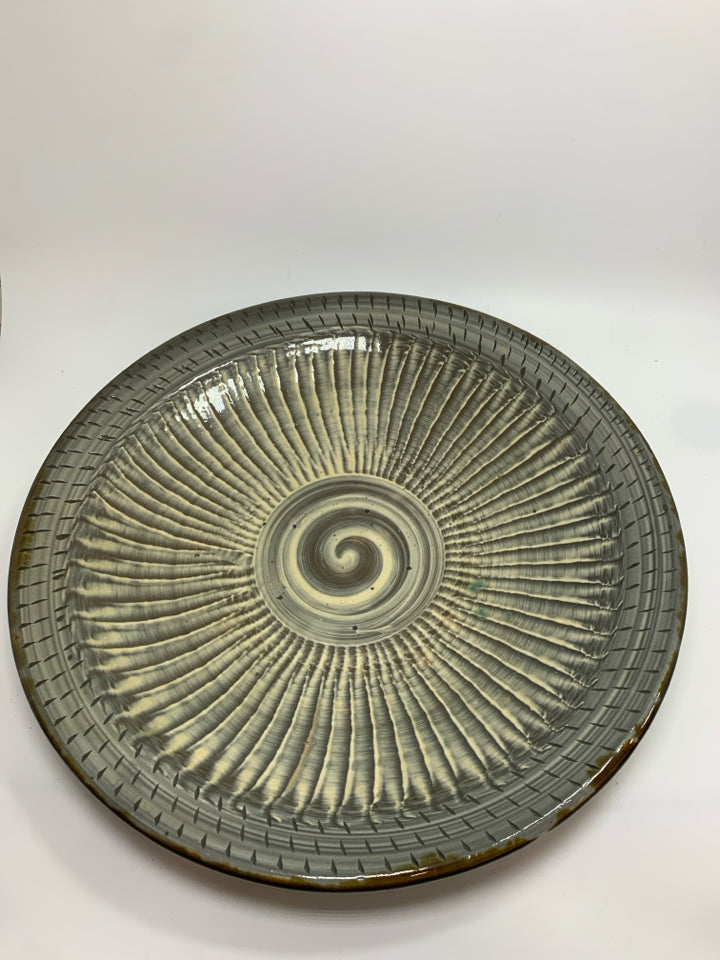 LG SWIRL GLAZED POTTERY CENTERPIECE BOWL.
